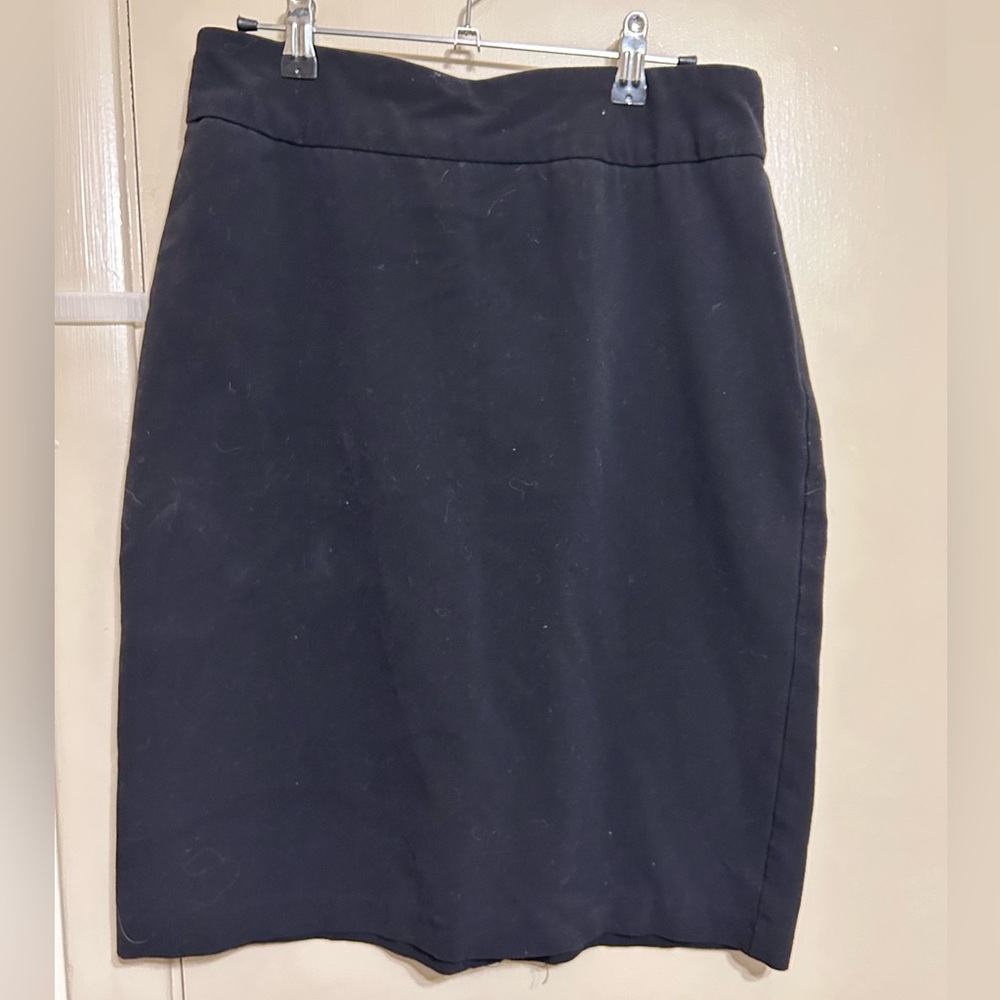 Dressbarn Classic Black Pencil Skirt